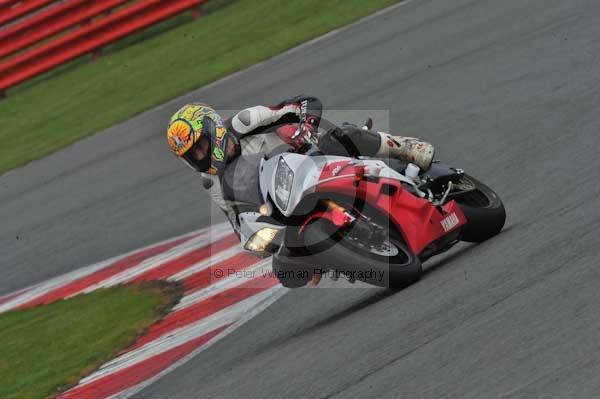 Motorcycle action photographs;Silverstone circuit;Silverstone photographs;Trackday digital images;event digital images;eventdigitalimages;no limits trackday;peter wileman photography;rockingham towcester northamptonshire;trackday;trackday photos