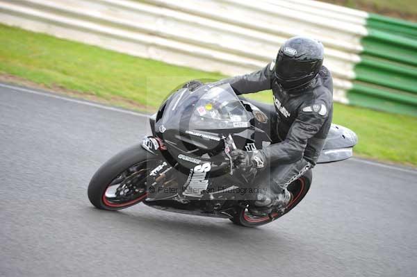 Mallory park Leicestershire;Mallory park photographs;Motorcycle action photographs;Trackday digital images;event digital images;eventdigitalimages;mallory park;no limits trackday;peter wileman photography;trackday;trackday photos