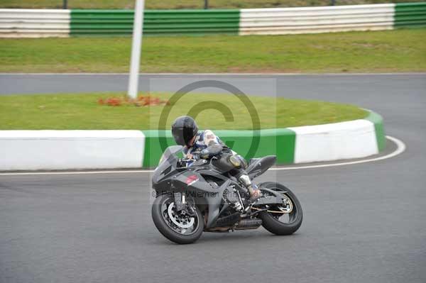Mallory park Leicestershire;Mallory park photographs;Motorcycle action photographs;Trackday digital images;event digital images;eventdigitalimages;mallory park;no limits trackday;peter wileman photography;trackday;trackday photos