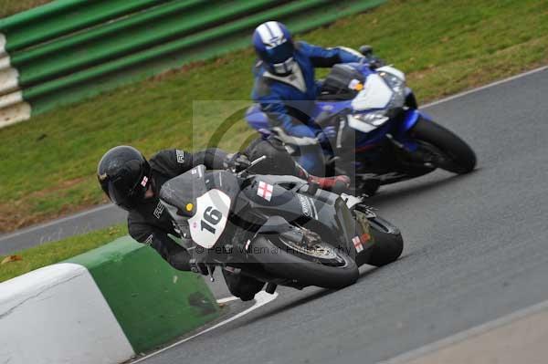 Mallory park Leicestershire;Mallory park photographs;Motorcycle action photographs;Trackday digital images;event digital images;eventdigitalimages;mallory park;no limits trackday;peter wileman photography;trackday;trackday photos