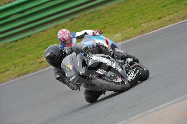 Mallory park Leicestershire;Mallory park photographs;Motorcycle action photographs;Trackday digital images;event digital images;eventdigitalimages;mallory park;no limits trackday;peter wileman photography;trackday;trackday photos