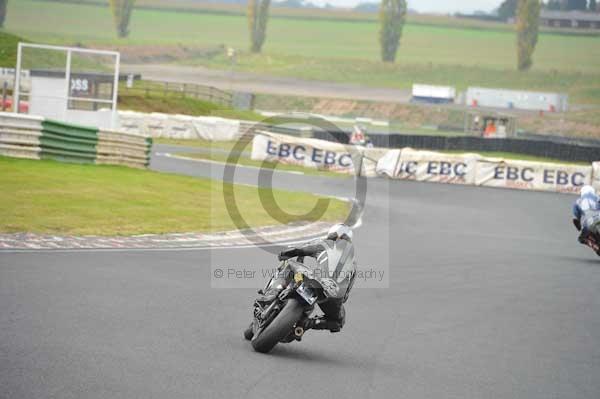 Mallory park Leicestershire;Mallory park photographs;Motorcycle action photographs;Trackday digital images;event digital images;eventdigitalimages;mallory park;no limits trackday;peter wileman photography;trackday;trackday photos