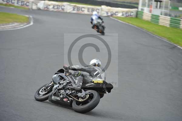 Mallory park Leicestershire;Mallory park photographs;Motorcycle action photographs;Trackday digital images;event digital images;eventdigitalimages;mallory park;no limits trackday;peter wileman photography;trackday;trackday photos