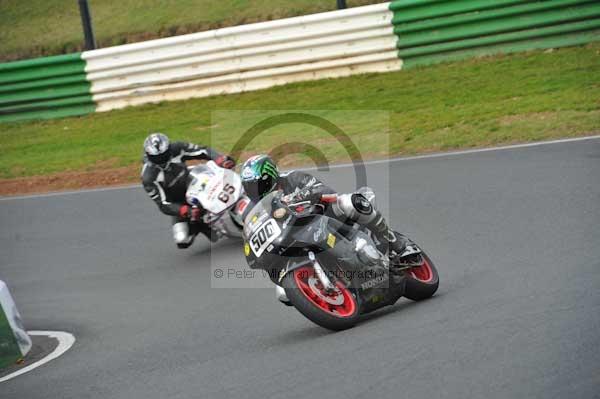 Mallory park Leicestershire;Mallory park photographs;Motorcycle action photographs;Trackday digital images;event digital images;eventdigitalimages;mallory park;no limits trackday;peter wileman photography;trackday;trackday photos
