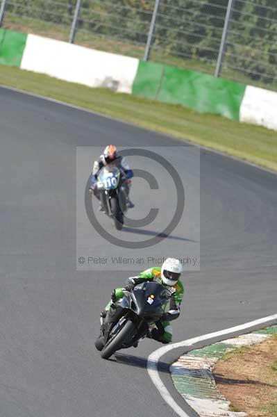 Mallory park Leicestershire;Mallory park photographs;Motorcycle action photographs;Trackday digital images;event digital images;eventdigitalimages;mallory park;no limits trackday;peter wileman photography;trackday;trackday photos