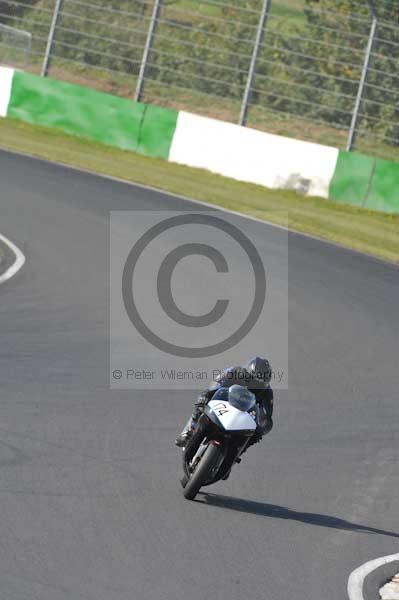 Mallory park Leicestershire;Mallory park photographs;Motorcycle action photographs;Trackday digital images;event digital images;eventdigitalimages;mallory park;no limits trackday;peter wileman photography;trackday;trackday photos