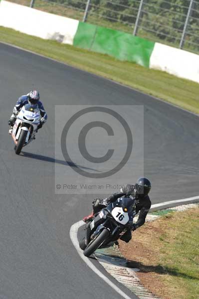 Mallory park Leicestershire;Mallory park photographs;Motorcycle action photographs;Trackday digital images;event digital images;eventdigitalimages;mallory park;no limits trackday;peter wileman photography;trackday;trackday photos