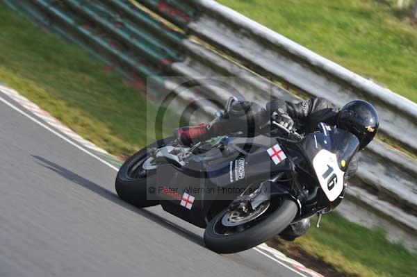 Mallory park Leicestershire;Mallory park photographs;Motorcycle action photographs;Trackday digital images;event digital images;eventdigitalimages;mallory park;no limits trackday;peter wileman photography;trackday;trackday photos