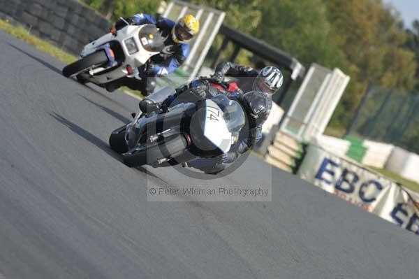Mallory park Leicestershire;Mallory park photographs;Motorcycle action photographs;Trackday digital images;event digital images;eventdigitalimages;mallory park;no limits trackday;peter wileman photography;trackday;trackday photos