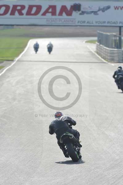 Mallory park Leicestershire;Mallory park photographs;Motorcycle action photographs;Trackday digital images;event digital images;eventdigitalimages;mallory park;no limits trackday;peter wileman photography;trackday;trackday photos