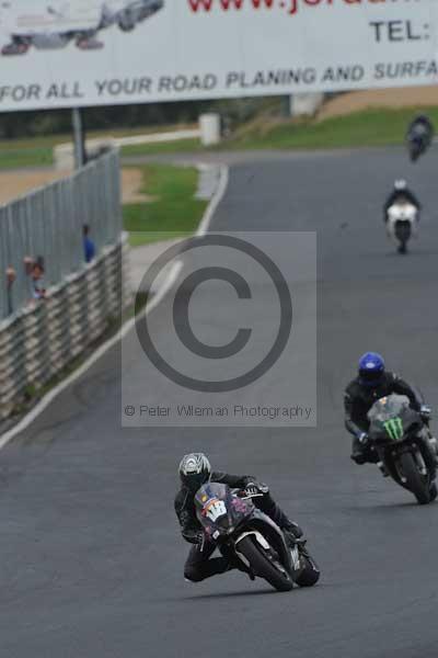 Mallory park Leicestershire;Mallory park photographs;Motorcycle action photographs;Trackday digital images;event digital images;eventdigitalimages;mallory park;no limits trackday;peter wileman photography;trackday;trackday photos