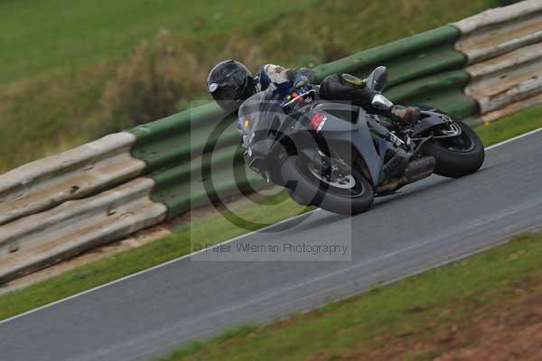 Mallory park Leicestershire;Mallory park photographs;Motorcycle action photographs;Trackday digital images;event digital images;eventdigitalimages;mallory park;no limits trackday;peter wileman photography;trackday;trackday photos