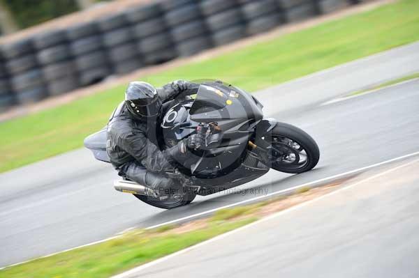 Mallory park Leicestershire;Mallory park photographs;Motorcycle action photographs;Trackday digital images;event digital images;eventdigitalimages;mallory park;no limits trackday;peter wileman photography;trackday;trackday photos