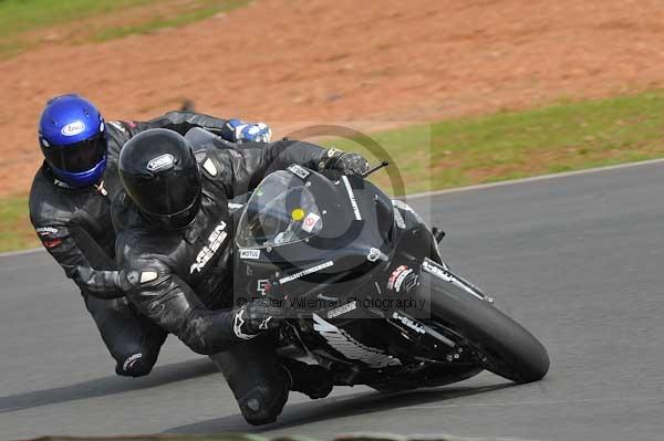 Mallory park Leicestershire;Mallory park photographs;Motorcycle action photographs;Trackday digital images;event digital images;eventdigitalimages;mallory park;no limits trackday;peter wileman photography;trackday;trackday photos