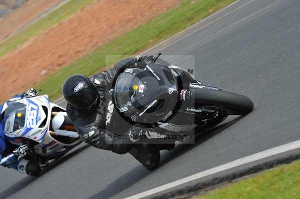 Mallory park Leicestershire;Mallory park photographs;Motorcycle action photographs;Trackday digital images;event digital images;eventdigitalimages;mallory park;no limits trackday;peter wileman photography;trackday;trackday photos