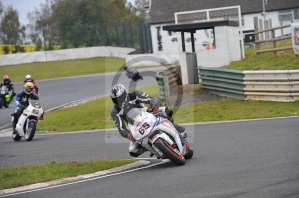 Mallory park Leicestershire;Mallory park photographs;Motorcycle action photographs;Trackday digital images;event digital images;eventdigitalimages;mallory park;no limits trackday;peter wileman photography;trackday;trackday photos