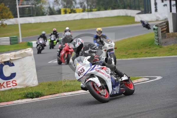 Mallory park Leicestershire;Mallory park photographs;Motorcycle action photographs;Trackday digital images;event digital images;eventdigitalimages;mallory park;no limits trackday;peter wileman photography;trackday;trackday photos