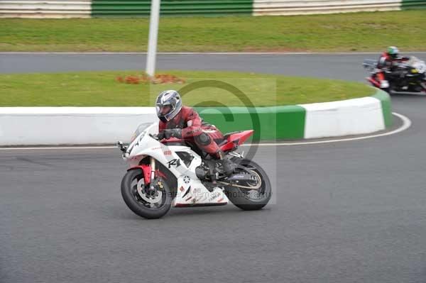Mallory park Leicestershire;Mallory park photographs;Motorcycle action photographs;Trackday digital images;event digital images;eventdigitalimages;mallory park;no limits trackday;peter wileman photography;trackday;trackday photos