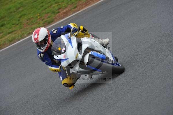 Mallory park Leicestershire;Mallory park photographs;Motorcycle action photographs;Trackday digital images;event digital images;eventdigitalimages;mallory park;no limits trackday;peter wileman photography;trackday;trackday photos