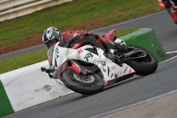 Mallory park Leicestershire;Mallory park photographs;Motorcycle action photographs;Trackday digital images;event digital images;eventdigitalimages;mallory park;no limits trackday;peter wileman photography;trackday;trackday photos