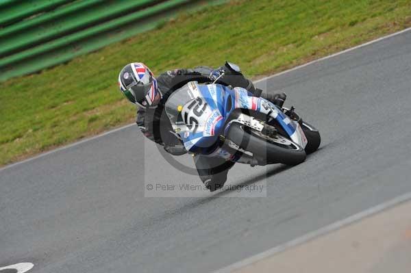 Mallory park Leicestershire;Mallory park photographs;Motorcycle action photographs;Trackday digital images;event digital images;eventdigitalimages;mallory park;no limits trackday;peter wileman photography;trackday;trackday photos