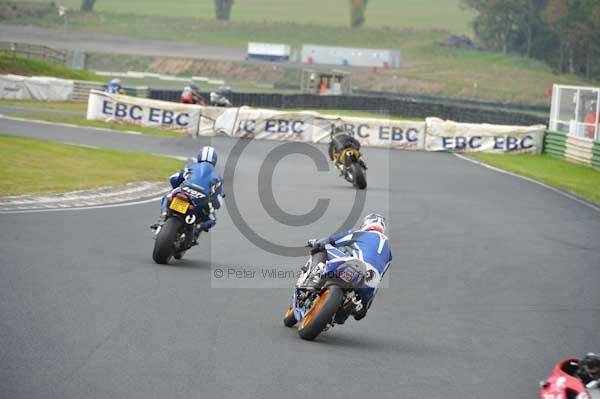 Mallory park Leicestershire;Mallory park photographs;Motorcycle action photographs;Trackday digital images;event digital images;eventdigitalimages;mallory park;no limits trackday;peter wileman photography;trackday;trackday photos