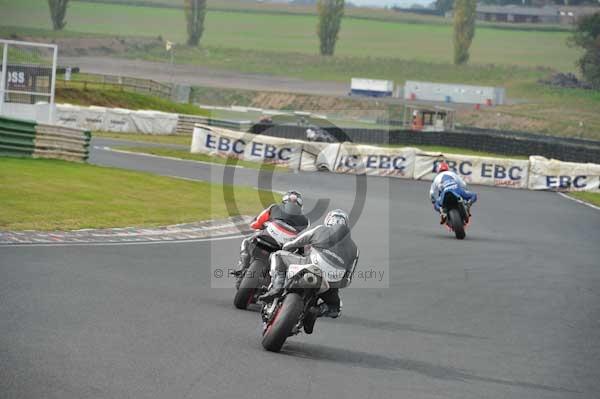 Mallory park Leicestershire;Mallory park photographs;Motorcycle action photographs;Trackday digital images;event digital images;eventdigitalimages;mallory park;no limits trackday;peter wileman photography;trackday;trackday photos
