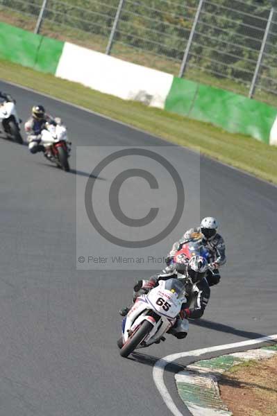 Mallory park Leicestershire;Mallory park photographs;Motorcycle action photographs;Trackday digital images;event digital images;eventdigitalimages;mallory park;no limits trackday;peter wileman photography;trackday;trackday photos