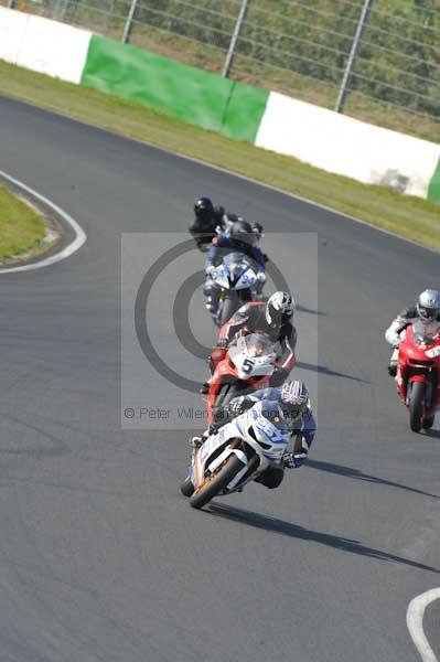 Mallory park Leicestershire;Mallory park photographs;Motorcycle action photographs;Trackday digital images;event digital images;eventdigitalimages;mallory park;no limits trackday;peter wileman photography;trackday;trackday photos