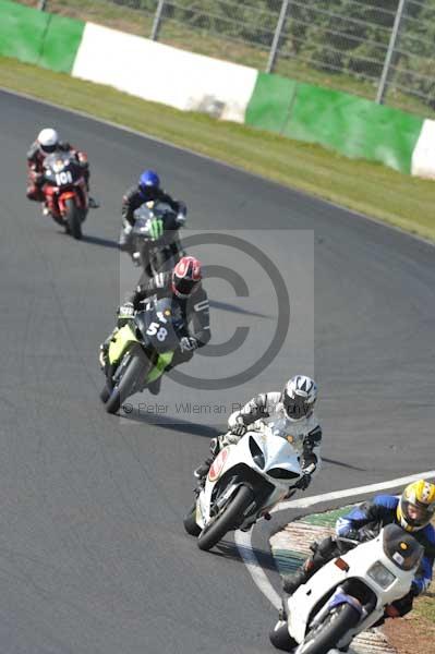 Mallory park Leicestershire;Mallory park photographs;Motorcycle action photographs;Trackday digital images;event digital images;eventdigitalimages;mallory park;no limits trackday;peter wileman photography;trackday;trackday photos