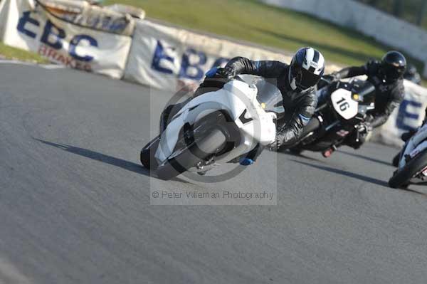 Mallory park Leicestershire;Mallory park photographs;Motorcycle action photographs;Trackday digital images;event digital images;eventdigitalimages;mallory park;no limits trackday;peter wileman photography;trackday;trackday photos