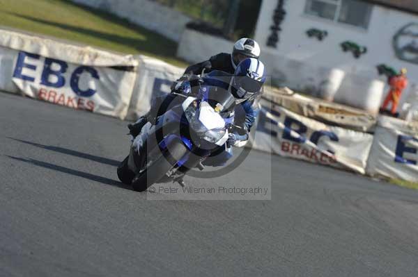 Mallory park Leicestershire;Mallory park photographs;Motorcycle action photographs;Trackday digital images;event digital images;eventdigitalimages;mallory park;no limits trackday;peter wileman photography;trackday;trackday photos