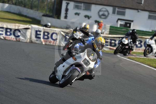 Mallory park Leicestershire;Mallory park photographs;Motorcycle action photographs;Trackday digital images;event digital images;eventdigitalimages;mallory park;no limits trackday;peter wileman photography;trackday;trackday photos