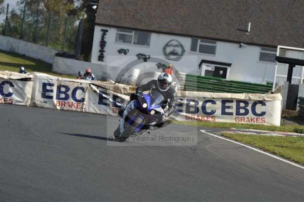 Mallory park Leicestershire;Mallory park photographs;Motorcycle action photographs;Trackday digital images;event digital images;eventdigitalimages;mallory park;no limits trackday;peter wileman photography;trackday;trackday photos