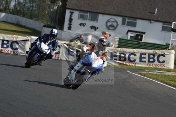 Mallory park Leicestershire;Mallory park photographs;Motorcycle action photographs;Trackday digital images;event digital images;eventdigitalimages;mallory park;no limits trackday;peter wileman photography;trackday;trackday photos