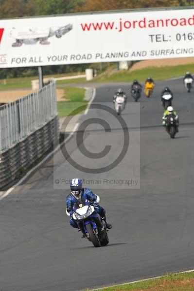 Mallory park Leicestershire;Mallory park photographs;Motorcycle action photographs;Trackday digital images;event digital images;eventdigitalimages;mallory park;no limits trackday;peter wileman photography;trackday;trackday photos