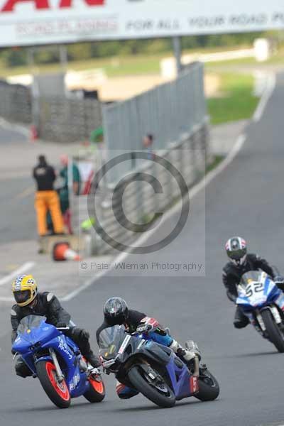 Mallory park Leicestershire;Mallory park photographs;Motorcycle action photographs;Trackday digital images;event digital images;eventdigitalimages;mallory park;no limits trackday;peter wileman photography;trackday;trackday photos