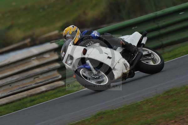 Mallory park Leicestershire;Mallory park photographs;Motorcycle action photographs;Trackday digital images;event digital images;eventdigitalimages;mallory park;no limits trackday;peter wileman photography;trackday;trackday photos