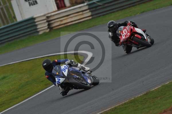 Mallory park Leicestershire;Mallory park photographs;Motorcycle action photographs;Trackday digital images;event digital images;eventdigitalimages;mallory park;no limits trackday;peter wileman photography;trackday;trackday photos