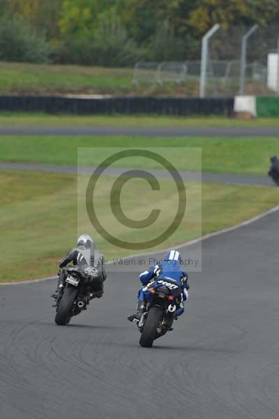 Mallory park Leicestershire;Mallory park photographs;Motorcycle action photographs;Trackday digital images;event digital images;eventdigitalimages;mallory park;no limits trackday;peter wileman photography;trackday;trackday photos