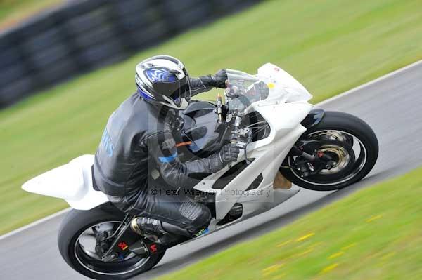Mallory park Leicestershire;Mallory park photographs;Motorcycle action photographs;Trackday digital images;event digital images;eventdigitalimages;mallory park;no limits trackday;peter wileman photography;trackday;trackday photos