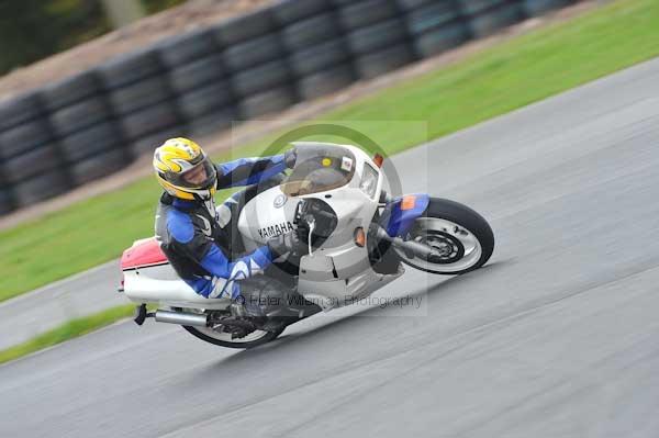 Mallory park Leicestershire;Mallory park photographs;Motorcycle action photographs;Trackday digital images;event digital images;eventdigitalimages;mallory park;no limits trackday;peter wileman photography;trackday;trackday photos