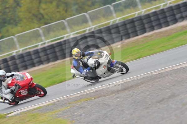 Mallory park Leicestershire;Mallory park photographs;Motorcycle action photographs;Trackday digital images;event digital images;eventdigitalimages;mallory park;no limits trackday;peter wileman photography;trackday;trackday photos