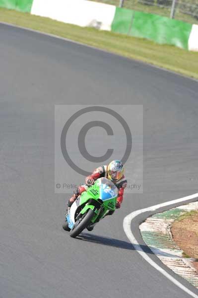 Mallory park Leicestershire;Mallory park photographs;Motorcycle action photographs;Trackday digital images;event digital images;eventdigitalimages;mallory park;no limits trackday;peter wileman photography;trackday;trackday photos