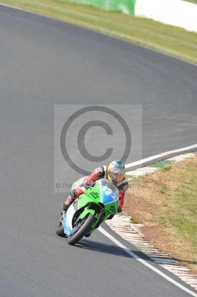 Mallory park Leicestershire;Mallory park photographs;Motorcycle action photographs;Trackday digital images;event digital images;eventdigitalimages;mallory park;no limits trackday;peter wileman photography;trackday;trackday photos