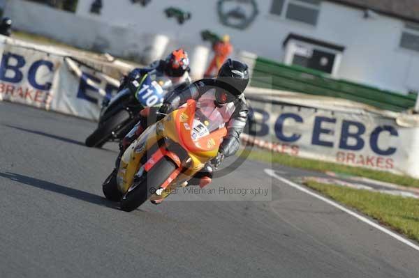Mallory park Leicestershire;Mallory park photographs;Motorcycle action photographs;Trackday digital images;event digital images;eventdigitalimages;mallory park;no limits trackday;peter wileman photography;trackday;trackday photos