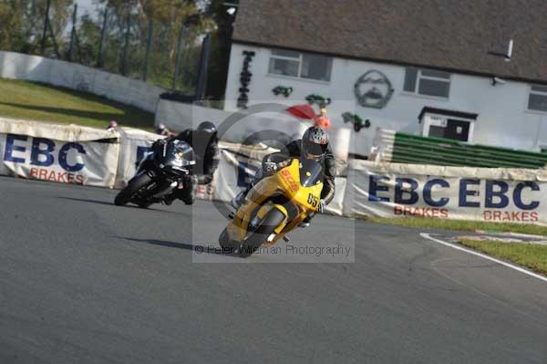 Mallory park Leicestershire;Mallory park photographs;Motorcycle action photographs;Trackday digital images;event digital images;eventdigitalimages;mallory park;no limits trackday;peter wileman photography;trackday;trackday photos