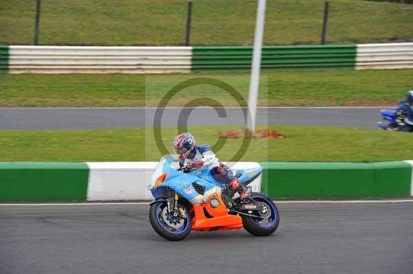 Mallory park Leicestershire;Mallory park photographs;Motorcycle action photographs;Trackday digital images;event digital images;eventdigitalimages;mallory park;no limits trackday;peter wileman photography;trackday;trackday photos