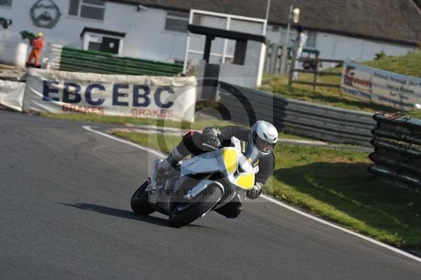 Mallory park Leicestershire;Mallory park photographs;Motorcycle action photographs;Trackday digital images;event digital images;eventdigitalimages;mallory park;no limits trackday;peter wileman photography;trackday;trackday photos