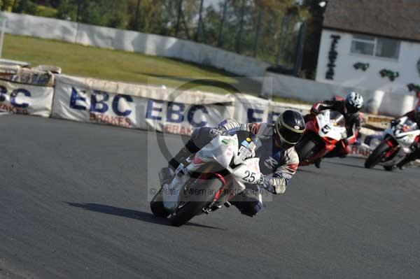 Mallory park Leicestershire;Mallory park photographs;Motorcycle action photographs;Trackday digital images;event digital images;eventdigitalimages;mallory park;no limits trackday;peter wileman photography;trackday;trackday photos